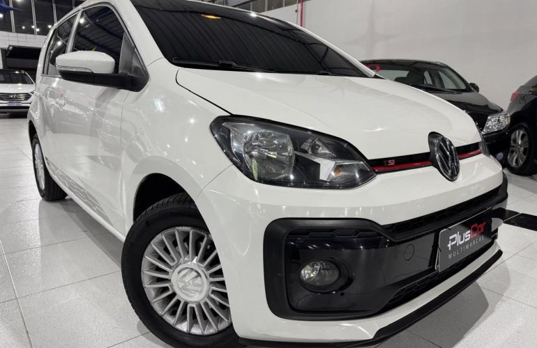 Volkswagen Up 1.0 170 TSi Total Connect - Foto #2
