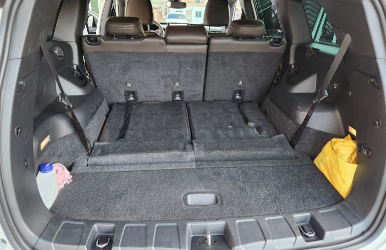 Jeep Commander 2.0 TD380 Overland 4WD - Foto #10