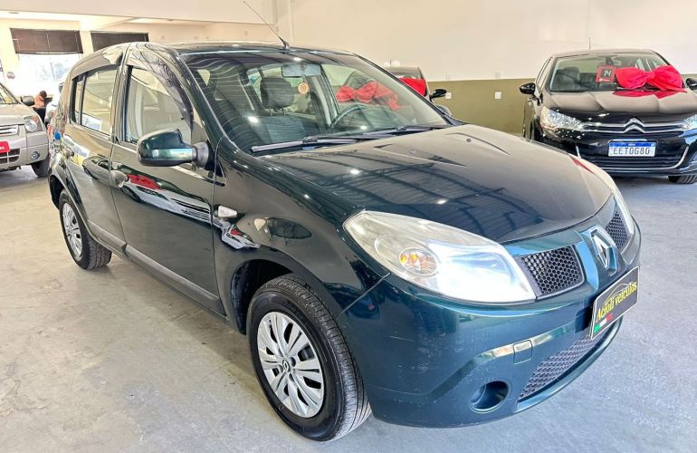 Renault Sandero 1.0 Expression 16V Flex 4p Manual - Foto #2