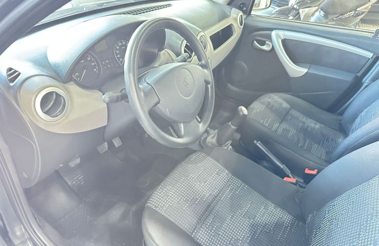Renault Sandero 1.0 Expression 16V Flex 4p Manual - Foto #7