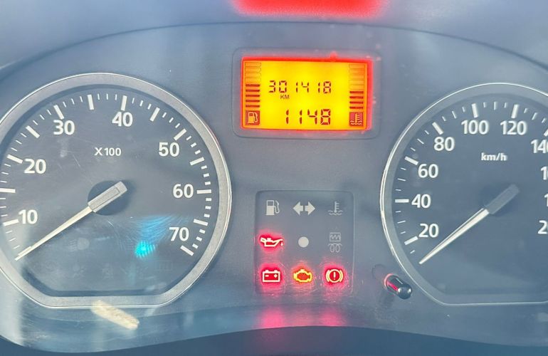 Renault Sandero 1.0 Expression 16V Flex 4p Manual - Foto #8