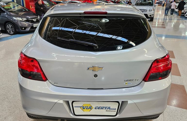 Chevrolet Onix 1.4 MPFi LT 8v - Foto #9