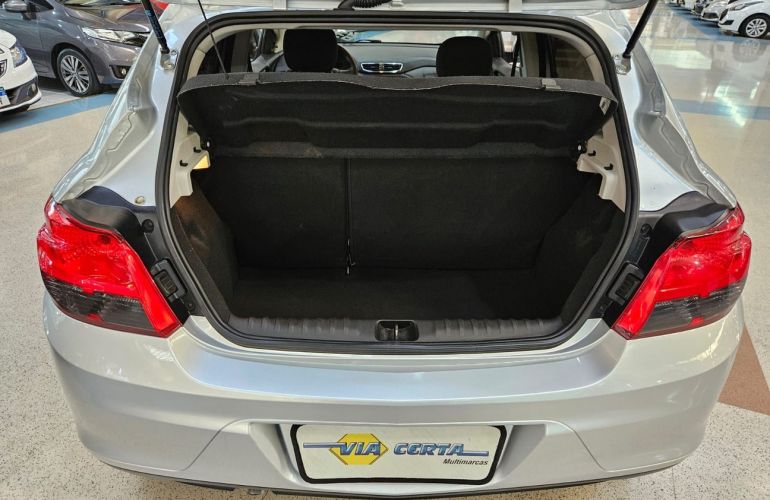 Chevrolet Onix 1.4 MPFi LT 8v - Foto #10