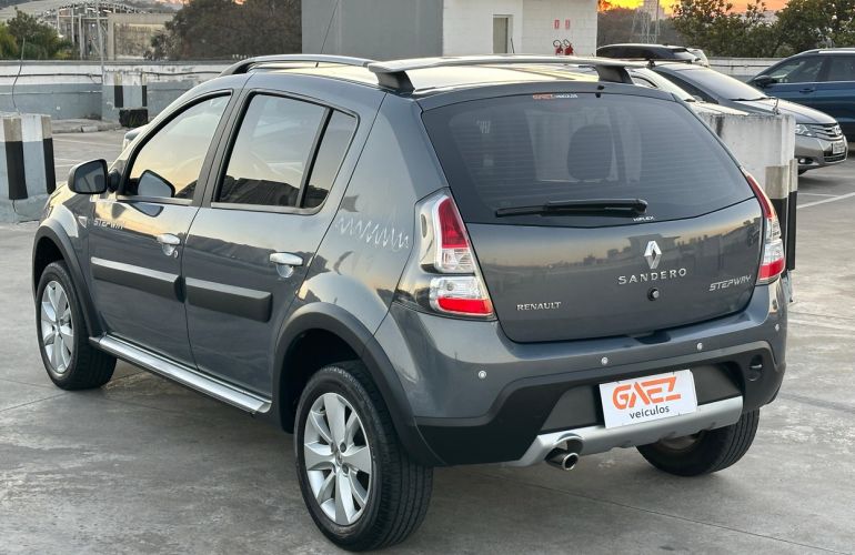 Renault Sandero 1.6 Stepway 16v - Foto #3