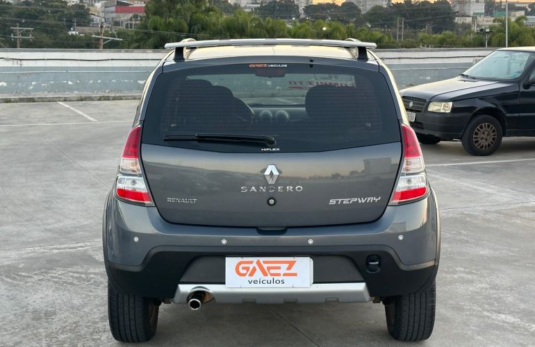 Renault Sandero 1.6 Stepway 16v - Foto #4