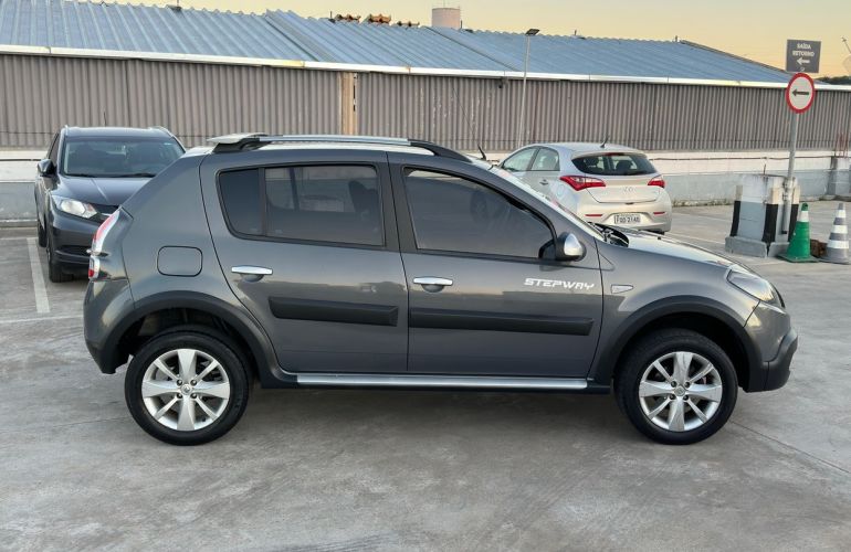 Renault Sandero 1.6 Stepway 16v - Foto #6