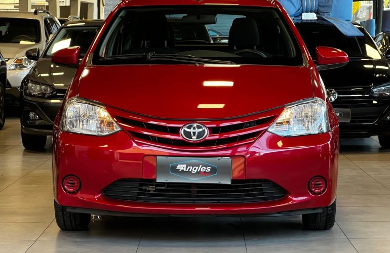Toyota Etios 1.3 X 16v - Foto #2