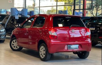 Toyota Etios 1.3 X 16v - Foto #3