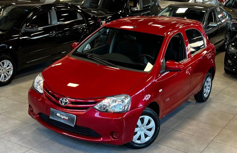 Toyota Etios 1.3 X 16v - Foto #9