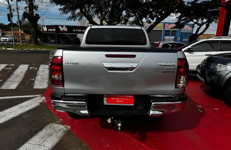 Toyota Hilux 2.8 Srx 4x4 CD 16v - Foto #2