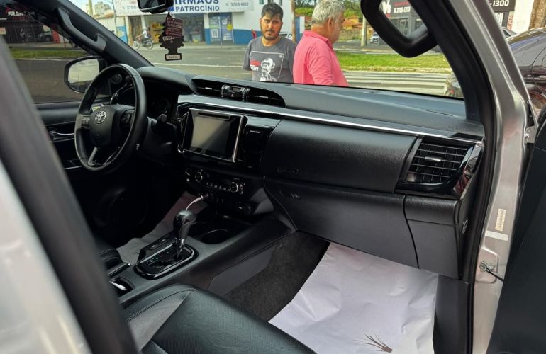 Toyota Hilux 2.8 Srx 4x4 CD 16v - Foto #9