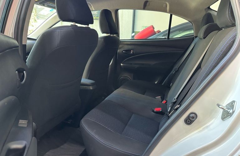 Toyota Yaris 1.5 16V Sedan Xl Live - Foto #8