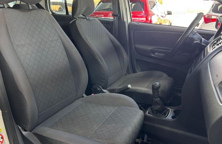 Volkswagen Fox 1.6 Mi 8V Total Flex 4p - Foto #10