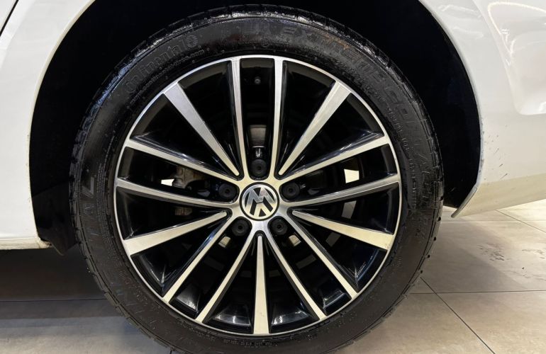 Volkswagen Jetta 2.0 TSi Highline 211cv - Foto #9