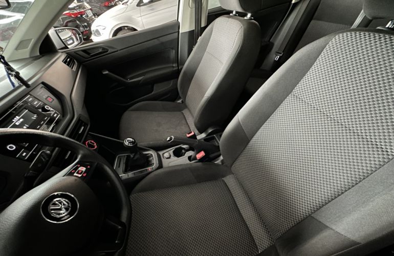 Volkswagen Polo 1.6 MSI (Flex) - Foto #8