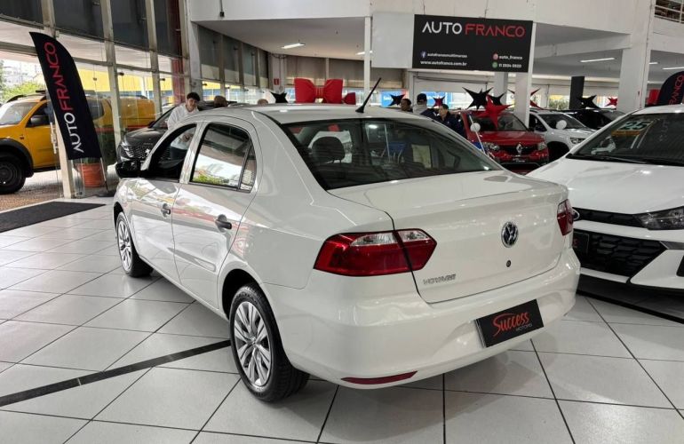 Volkswagen Voyage 1.0 12v MPi Total - Foto #4