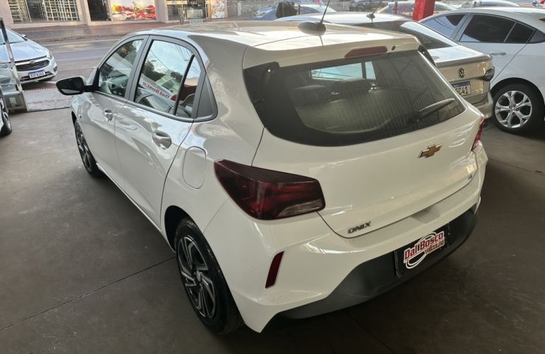Chevrolet Onix 1.0 LT - Foto #4