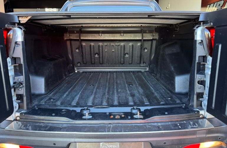Fiat Toro 2.0 16V Turbo Freedom 4WD At9 - Foto #9