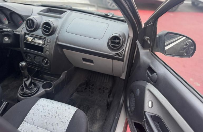 Ford Fiesta 1.0 MPi Class Hatch 8v - Foto #7