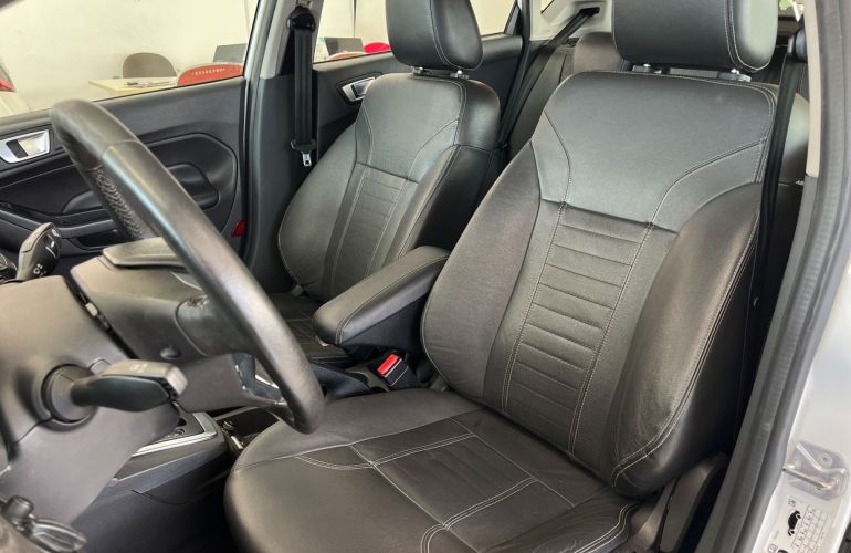 Ford Fiesta 1.0 EcoBoost Titanium Plus Hatch 12v - Foto #7