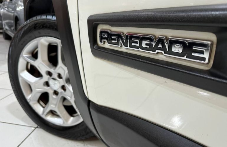 Jeep Renegade 1.8 16V Longitude - Foto #6