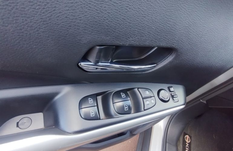 Nissan Kicks 1.6 SL CVT (Flex) - Foto #8
