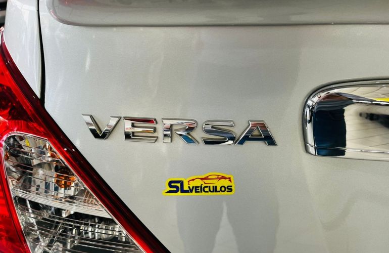 Nissan Versa 1.6 16V Flexstart Unique - Foto #6