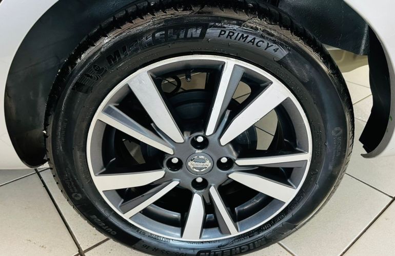 Nissan Versa 1.6 16V Flexstart Unique - Foto #9