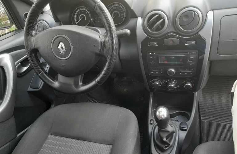 Renault Sandero Expression 1.0 16V (Flex) - Foto #2