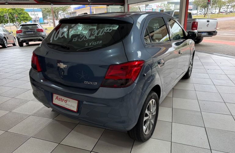 Chevrolet Onix 1.0 Loolapalooza SPE/4 - Foto #8
