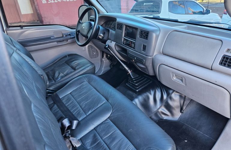 Ford F-250 XL 4x2 3.9 (Cab Simples) - Foto #3