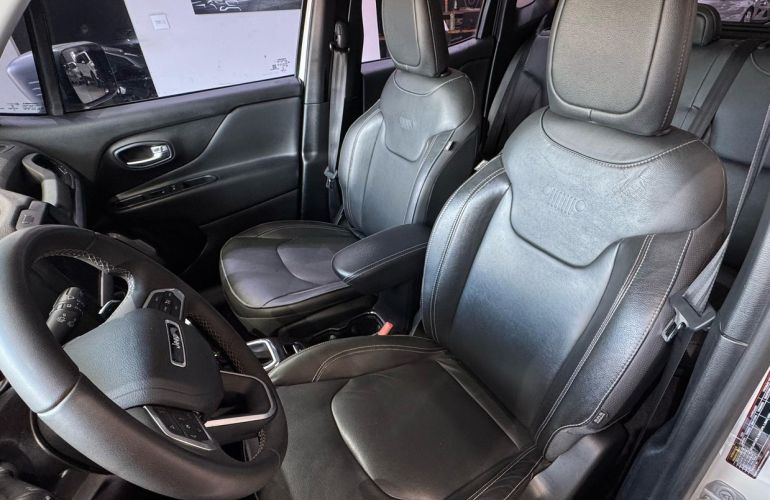 Jeep Renegade 1.3 T270 Turbo Longitude - Foto #6
