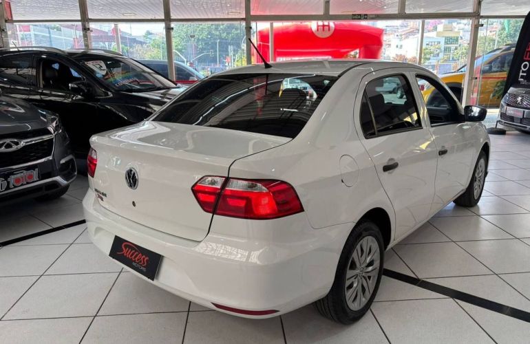 Volkswagen Voyage 1.0 12v MPi Total - Foto #2