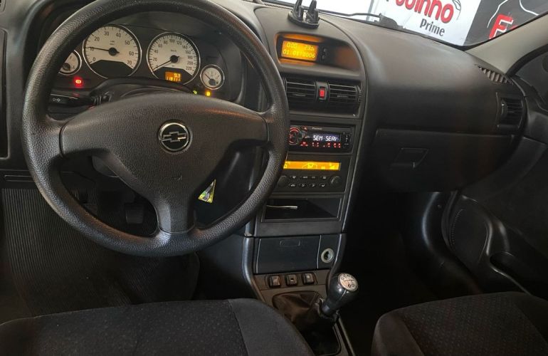 Chevrolet Astra 2.0 MPFi Advantage Sedan 8v - Foto #8