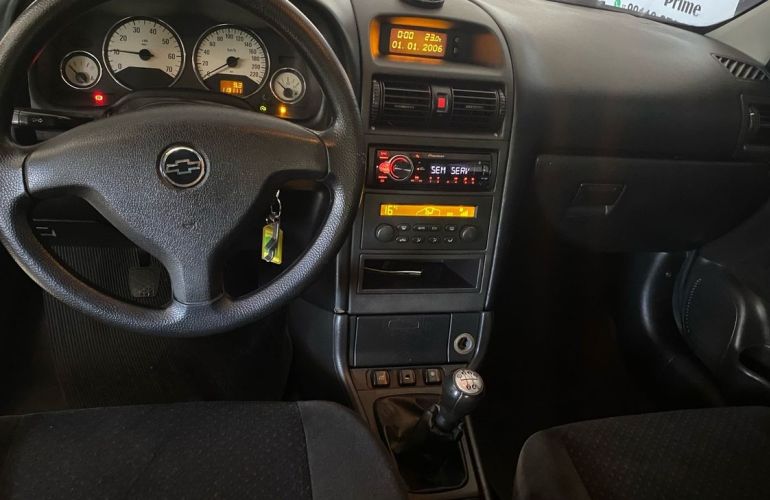 Chevrolet Astra 2.0 MPFi Advantage Sedan 8v - Foto #9
