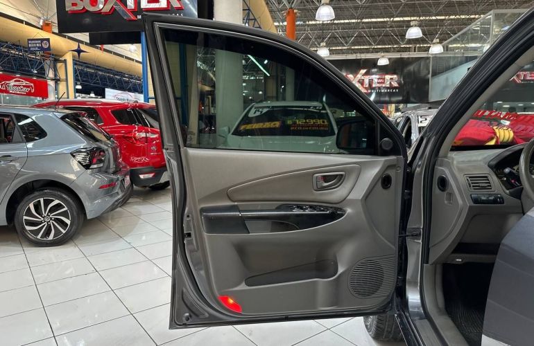Hyundai Tucson 2.0 MPFi GLS 16V 143cv 2wd - Foto #5