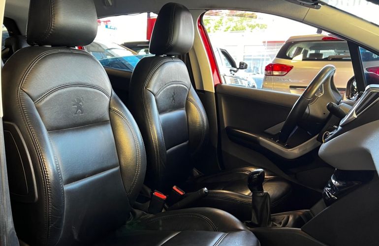 Peugeot 208 1.5 Active Pack 8v - Foto #9