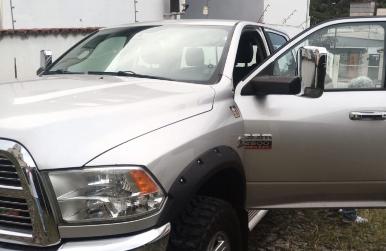 Dodge Ram 6.7 4x4 Laramie - Foto #3