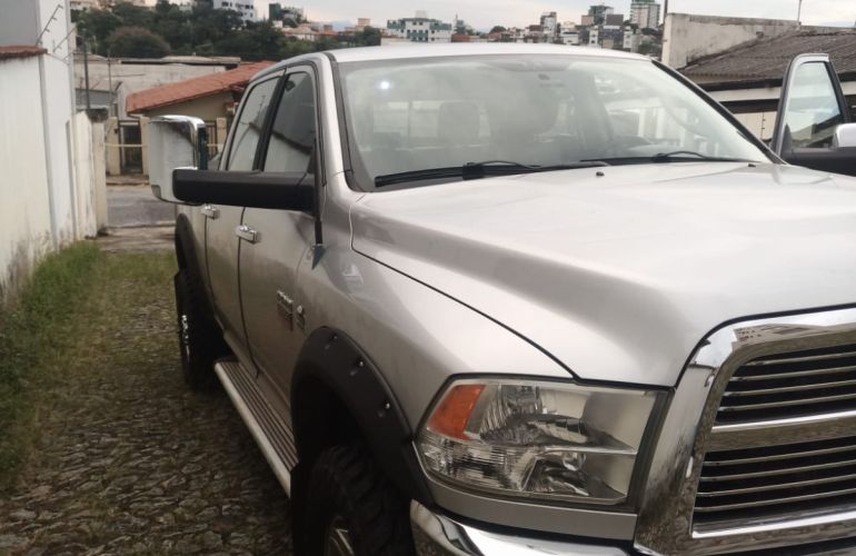 Dodge Ram 6.7 4x4 Laramie - Foto #4