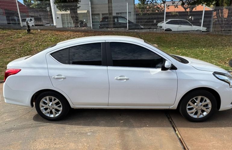 Nissan Versa 1.6 SV 16v - Foto #4