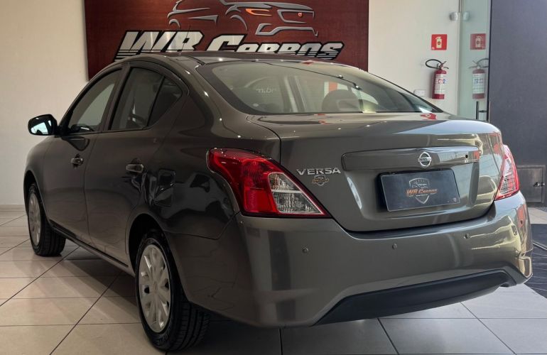 Nissan Versa 1.0 12v - Foto #3