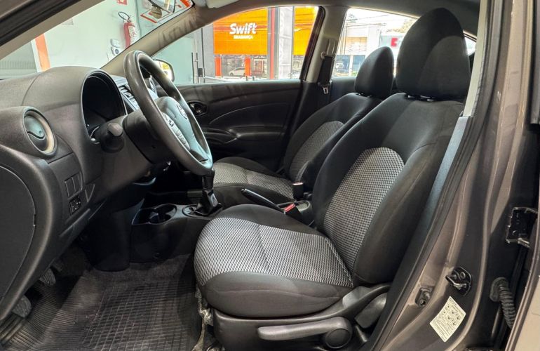Nissan Versa 1.0 12v - Foto #5