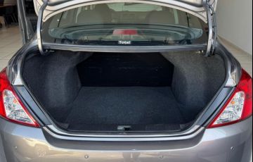 Nissan Versa 1.0 12v - Foto #8