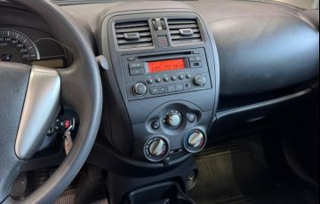Nissan Versa 1.0 12v - Foto #10