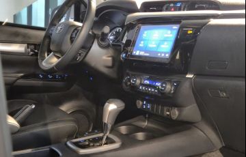 Toyota Hilux 2.8 D-4d Turbo CD Srv 4x4 - Foto #9