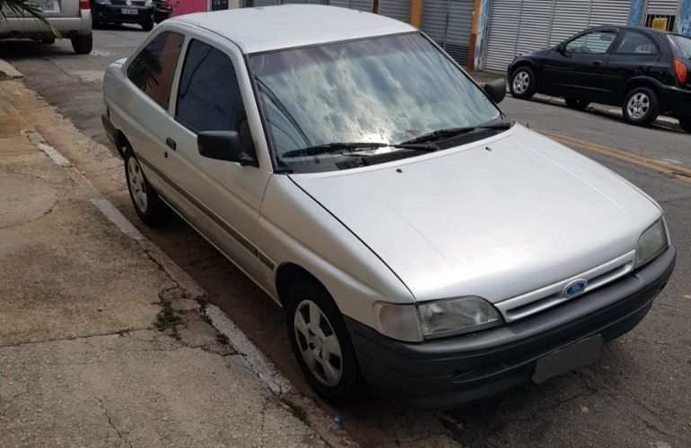 Ford Escort Hatch GL 1.8 - Foto #1
