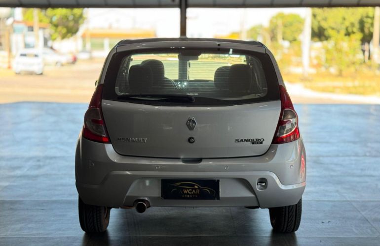 Renault Sandero Expression 1.0 16v - Foto #6