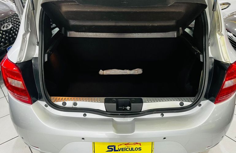 Renault Sandero 1.6 Expression 8v - Foto #10