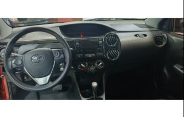 Toyota Etios XS 1.5 (Flex) (Aut) - Foto #6