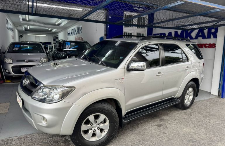 Toyota Hilux SW4 SRV 4x4 3.0 Turbo  (aut) - Foto #2
